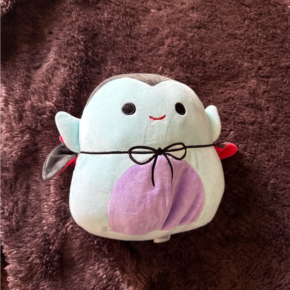 2022 Squishmallows Benti Vampire Plush NWT 8"